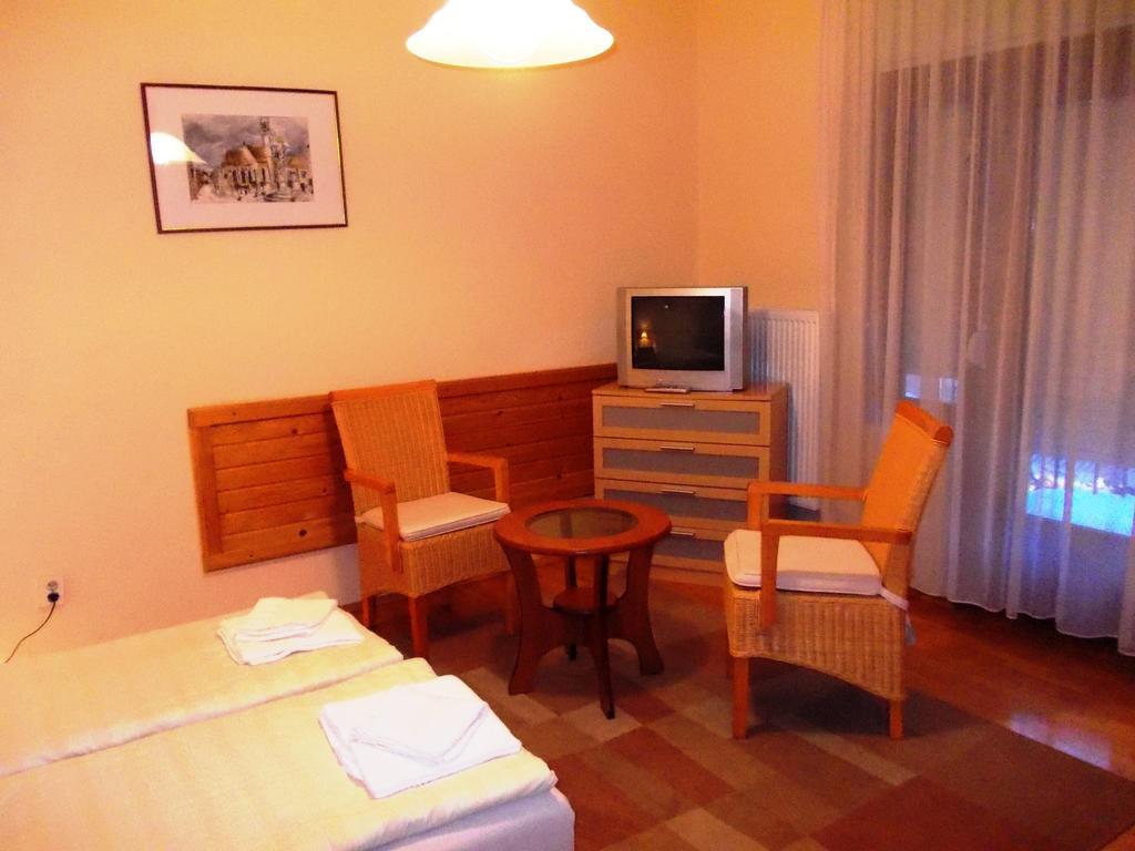 Villa City Center Hévíz Esterno foto